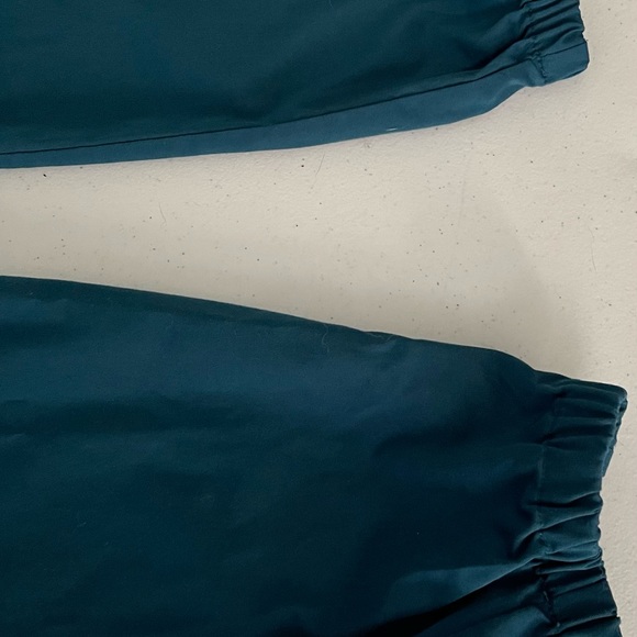 WonderWink Pro Women's 8 Pocket Jogger Scrub Pants - Picture 3 of 7